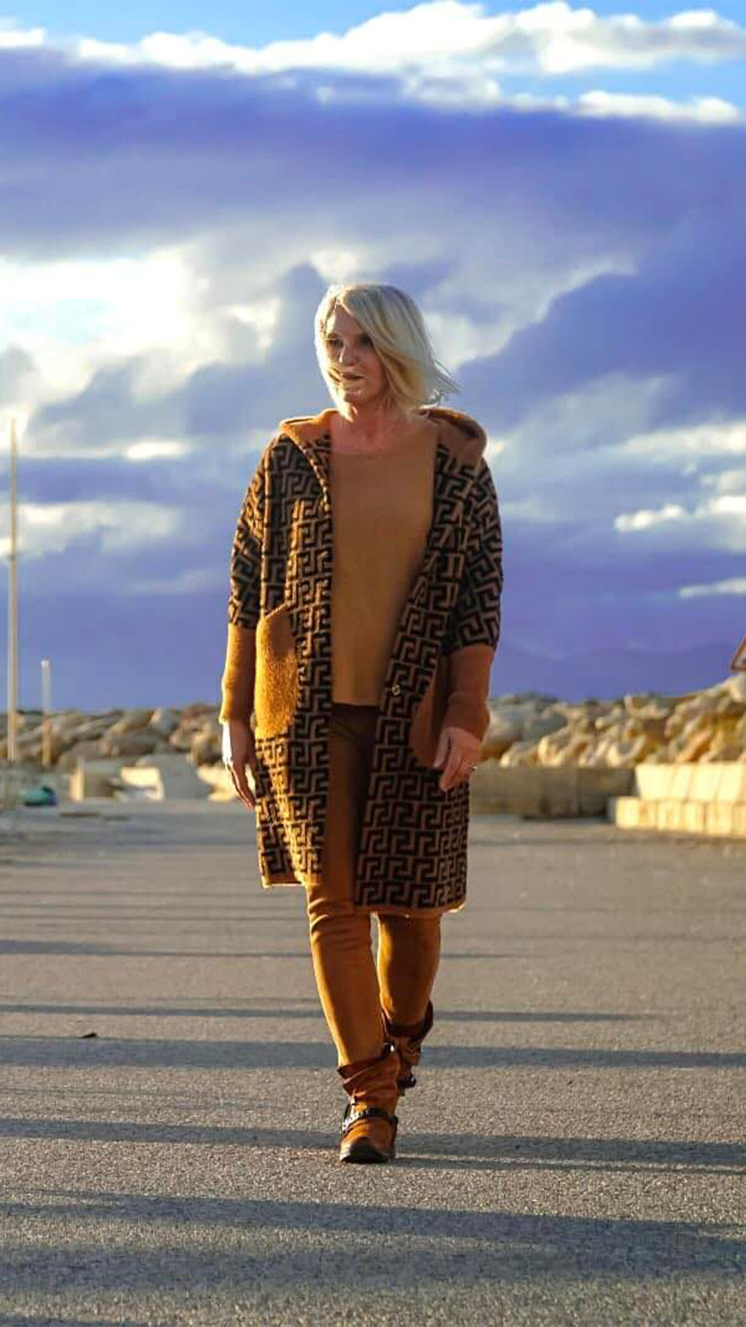 Anke Dietz - Amonaro.com